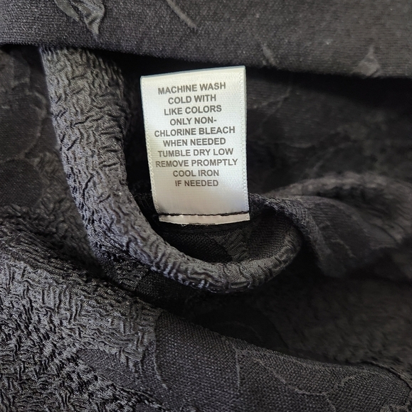 Elle Black Pleated Rose Applique Full Knee Length Skirt-Size 6 - Picture 9 of 9